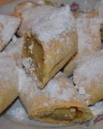 Рулетики с яблоком из творожного теста