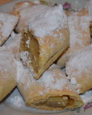 Рулетики с яблоком из творожного теста