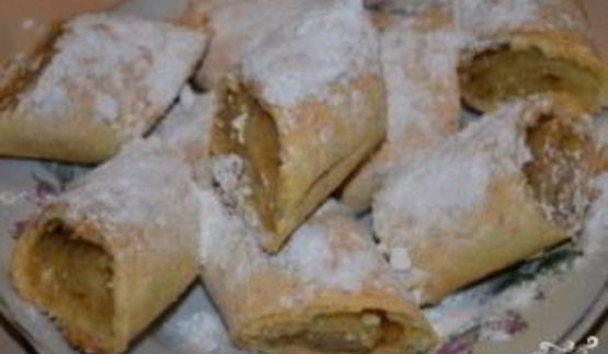 рулетики с яблоком из творожного теста