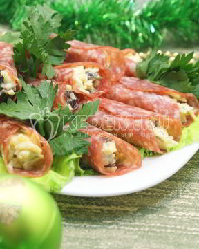 Рулетики салями с начинкой