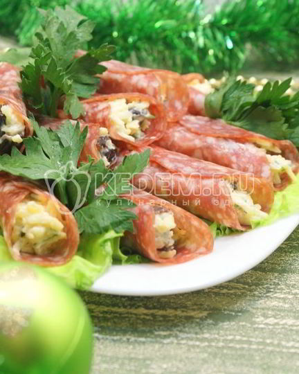 Рецепт рулетиков салями с начинкой