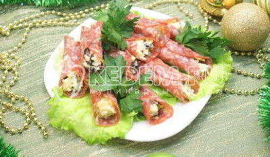 рулетики салями с начинкой