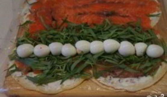 рулеты из блинов с семгой