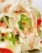 Рулеты из лаваша с курицей, творогом и кукурузой