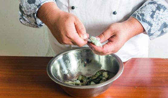 рулеты из сибаса с креветками