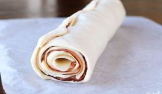 слоеный рулет с ветчиной и сыром