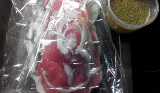 сочный мясной рулет