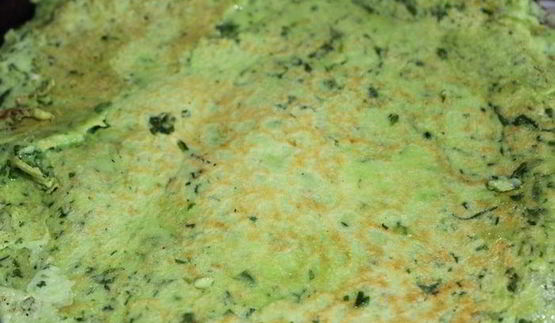 запеченный куриный рулет с омлетом