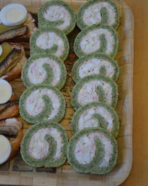 Зеленый закусочный рулет