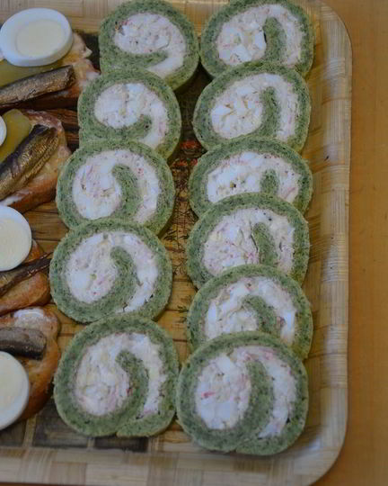 Рецепт зеленого закусочного рулета