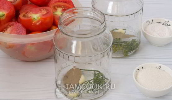 сладкие маринованные помидоры половинками