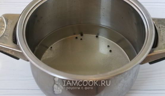 сладкие маринованные помидоры половинками