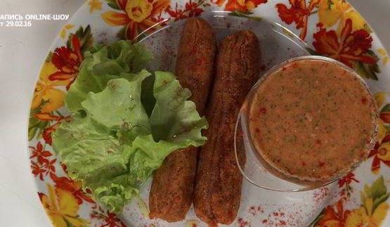 сосиски из фасоли с томатной сальсой