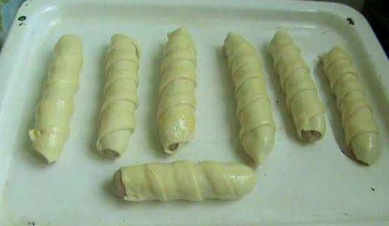 сосиски в дрожжевом тесте