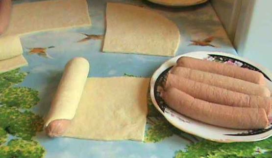 сосиски в дрожжевом тесте