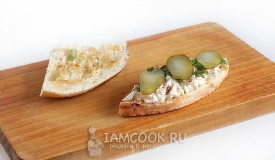 сэндвич с тунцом