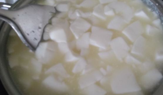 сыр качотта с вялеными помидорами