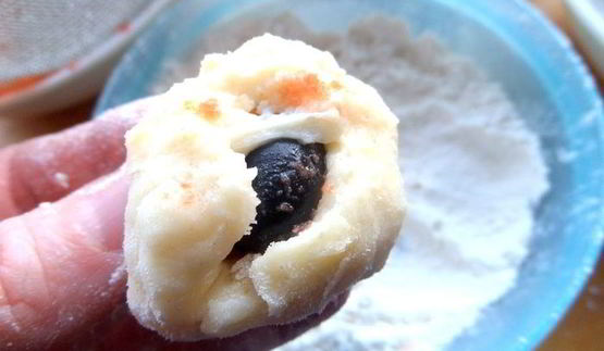 сырная закуска-шарики в томатном соусе