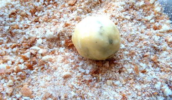 сырная закуска-шарики в томатном соусе