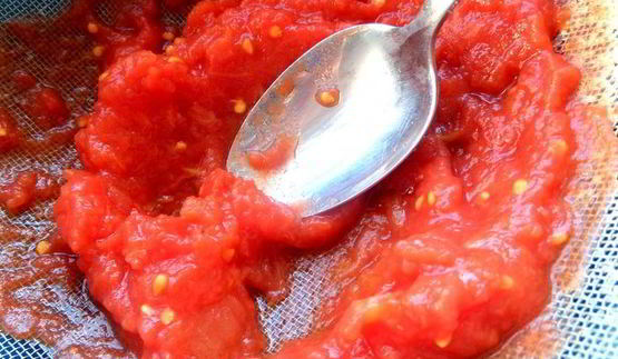 сырная закуска-шарики в томатном соусе