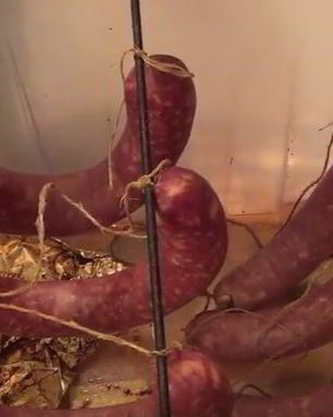 Сырокопченая колбаса