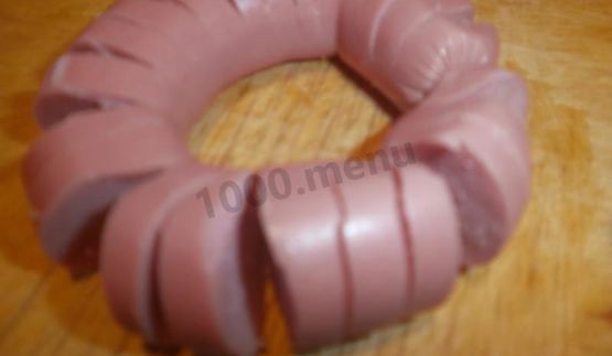 цветочек из сосиски с яйцом