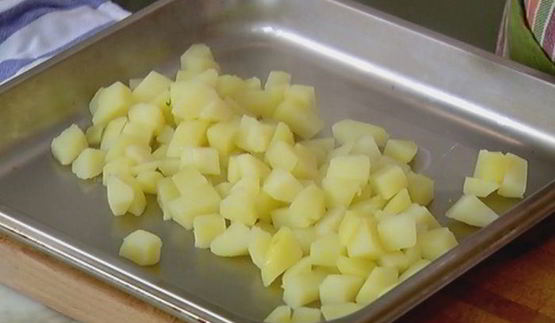 яйца, запеченные с грибами и картофелем