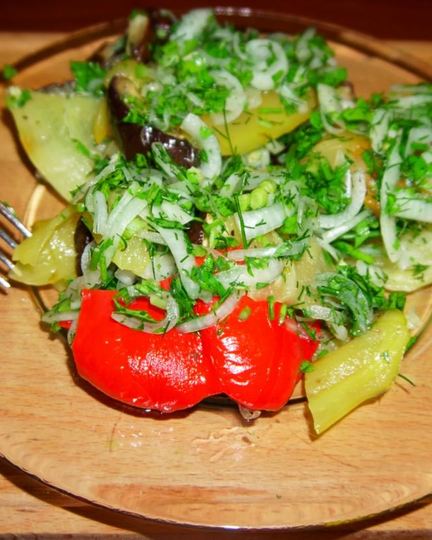 Рецепт закуски из баклажанов с болгарским перцем к мясу
