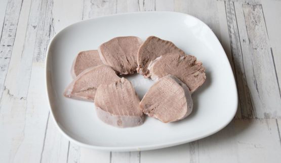 закуска из языка с сыром и чесноком