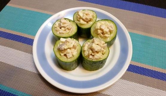 закуска огуречные стаканчики с курицей