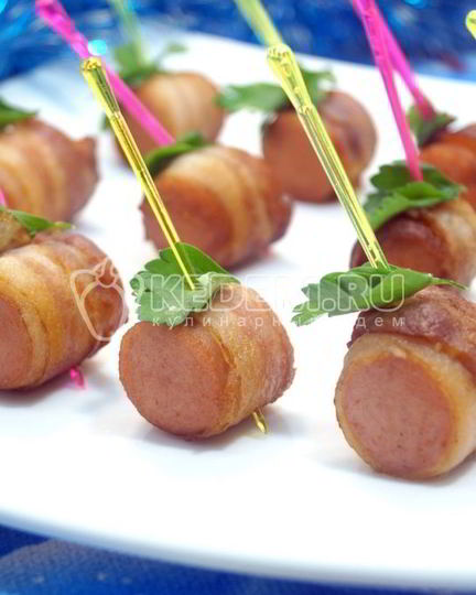 Рецепт закуски сосиски в беконе