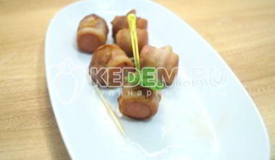 закуска сосиски в беконе