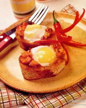 Запеченные яйца в хлебных стаканчиках